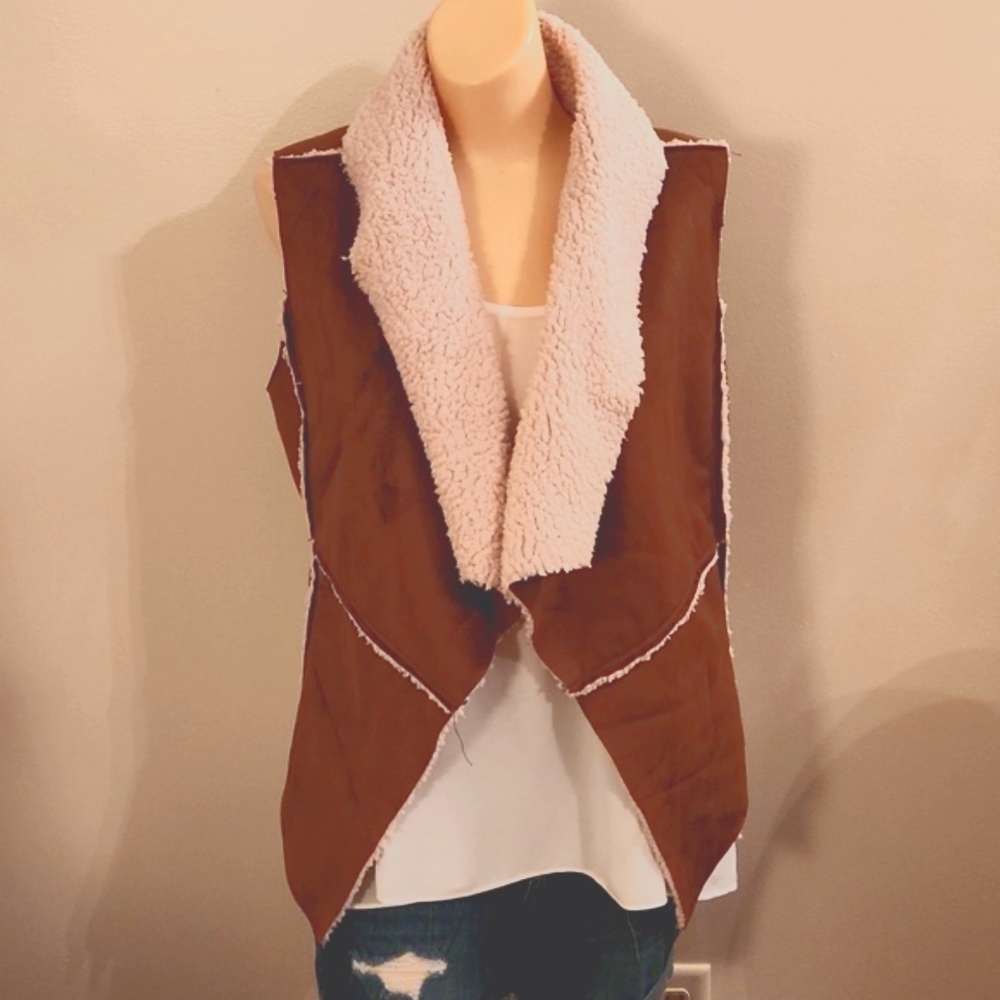 Dollhouse Faux Suede Sherpa Vest - Cognac Size Small NWT